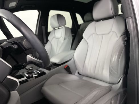 Used 2024 Audi Q5 2.0T Premium w/ Summer of Audi Package AWD/4WD image 27