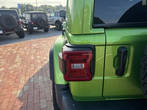 Used 2025 Jeep Wrangler Unlimited Rubicon AWD/4WD image 10