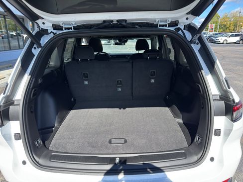 New 2025 Jeep Grand Cherokee Laredo image 30