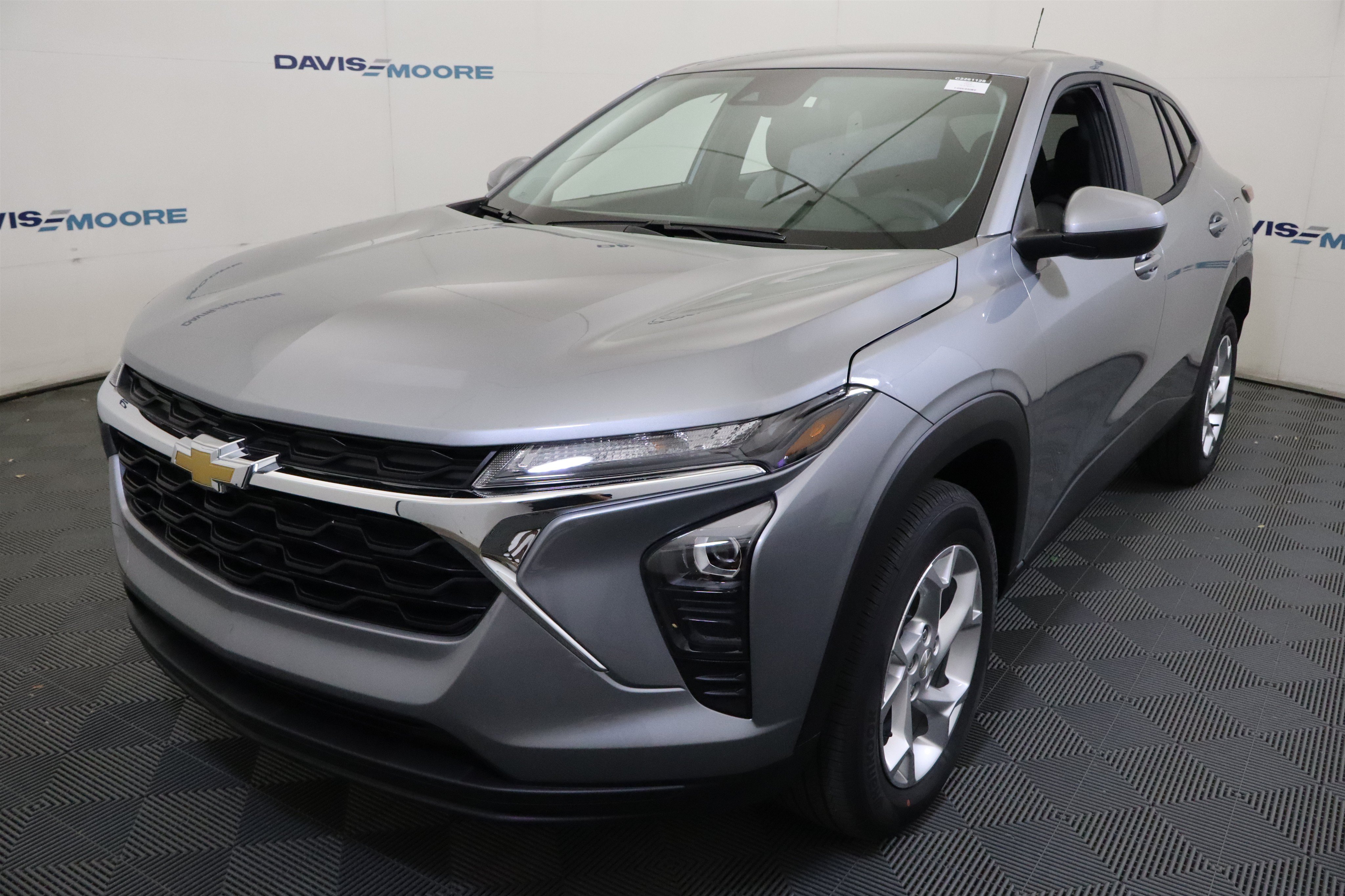 New 2026 Chevrolet Trax LS w/ LS Convenience Package FWD image 12