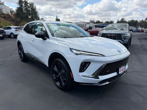 Used 2025 Buick Envision Sport Touring image 4