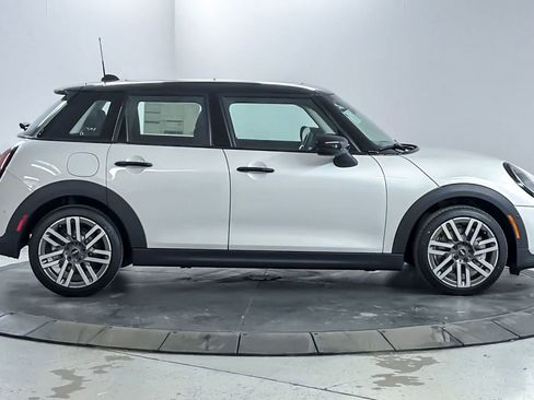 New 2026 MINI Cooper 4-Door Hardtop FWD image 8