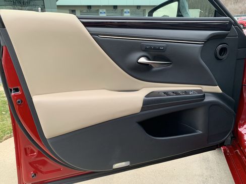 Used 2021 Lexus ES 250 w/ Premium Package image 14