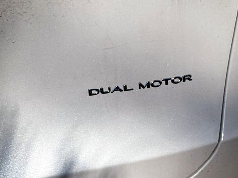 Used 2020 Tesla Model Y Long Range image 11