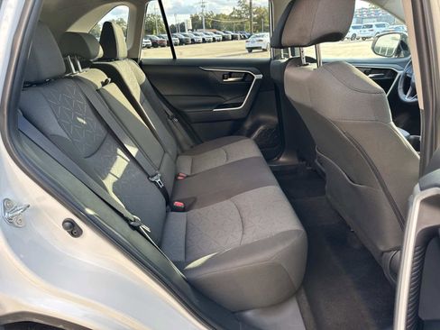 Used 2025 Toyota RAV4 XLE image 18