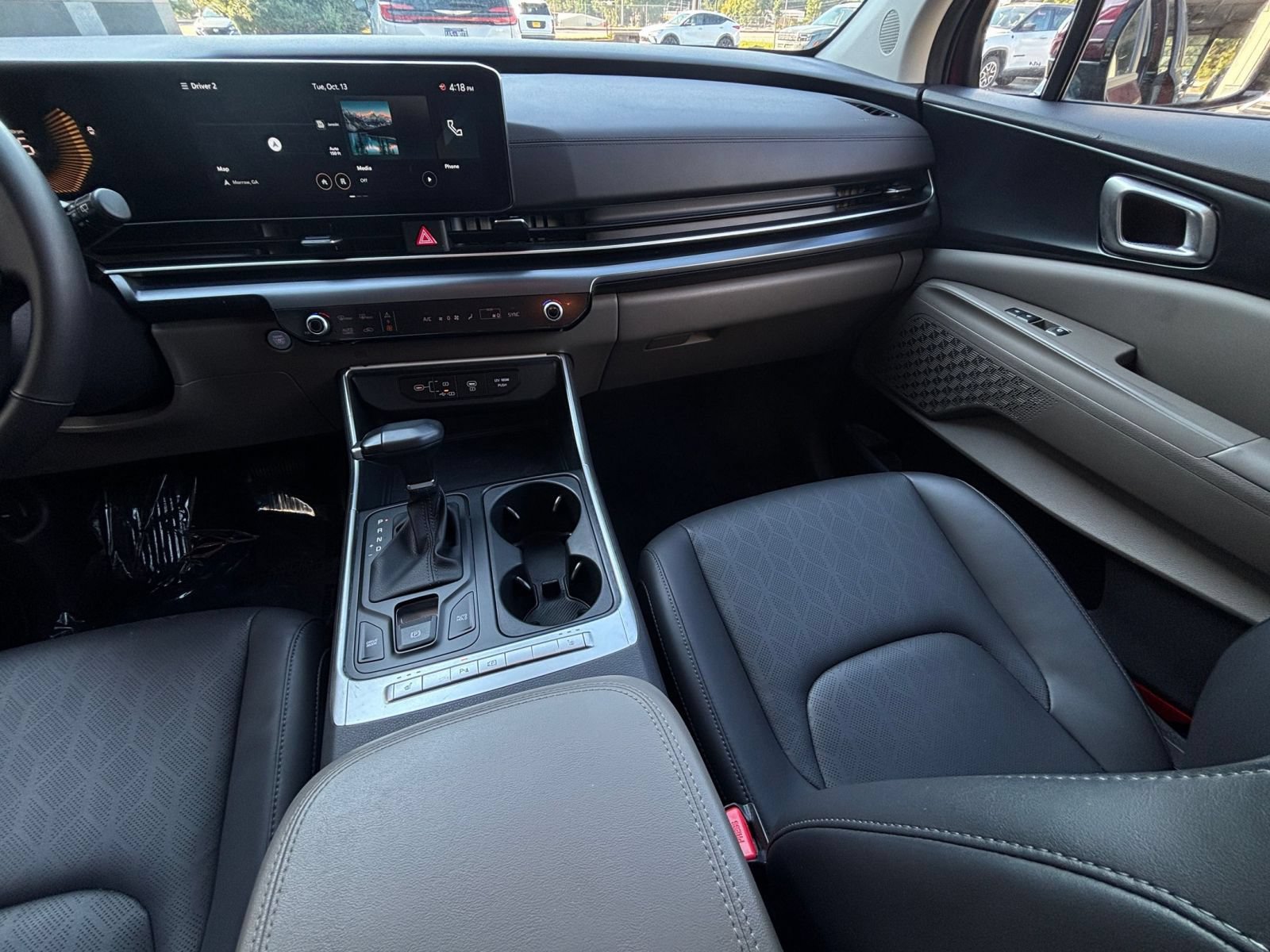 Used 2026 Kia Carnival FWD image 37
