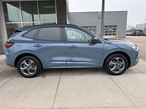 Certified 2024 Ford Escape ST-Line w/ Tech Pack #1 AWD/4WD image 9