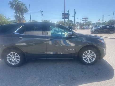 Used 2018 Chevrolet Equinox LT FWD image 2