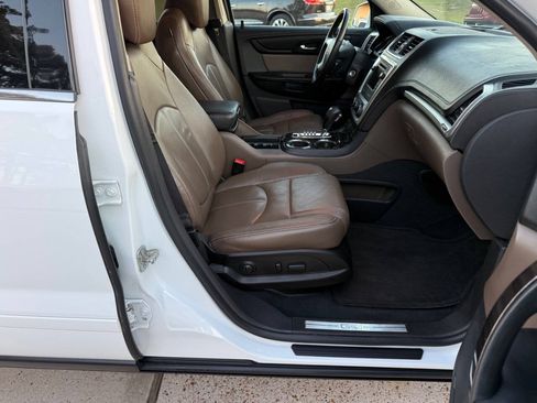 Used 2016 GMC Acadia SLT FWD image 38