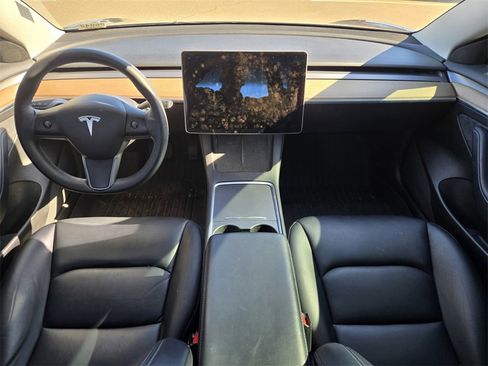 Used 2021 Tesla Model Y Long Range image 11