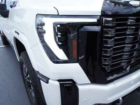 Used 2025 GMC Sierra 2500 Denali Ultimate AWD/4WD image 33