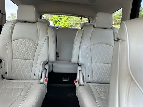 Used 2024 Buick Enclave Avenir w/ Trailering Package, 5000 lbs. AWD/4WD image 20