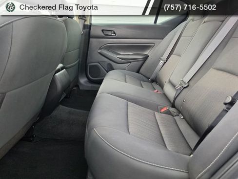 Used 2025 Nissan Altima 2.5 SV FWD image 23