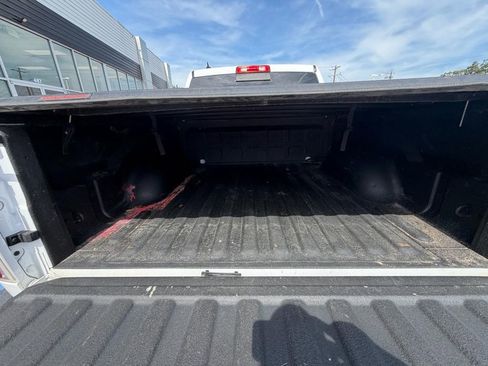 Used 2018 RAM 1500 Laramie w/ Convenience Group AWD/4WD image 8