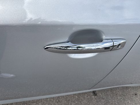 Used 2023 Nissan Leaf S image 11