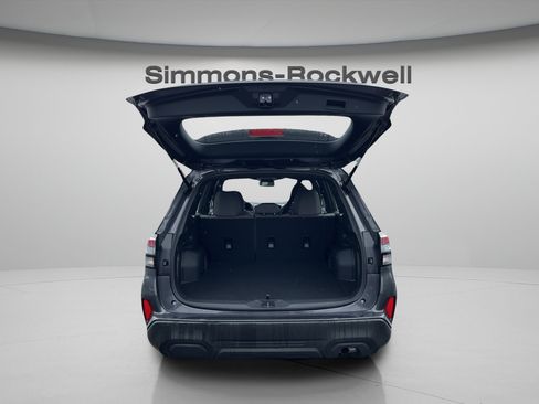 Used 2025 Subaru Forester AWD/4WD image 10