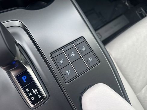 Used 2025 Lexus UX 300h AWD image 25