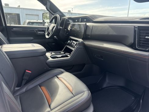 Used 2025 GMC Sierra 2500 AT4 w/ AT4 Premium Plus Package image 18