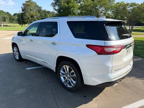 Used 2018 Chevrolet Traverse High Country AWD/4WD image 4