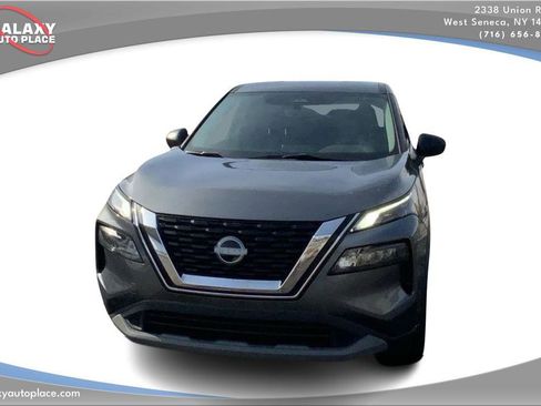 Used 2023 Nissan Rogue S image 2