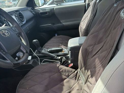 Used 2018 Toyota Tacoma SR w/ SR Convenience Package image 11