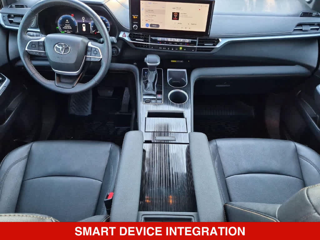 Used 2025 Toyota Sienna XLE Woodland Edition AWD/4WD image 15