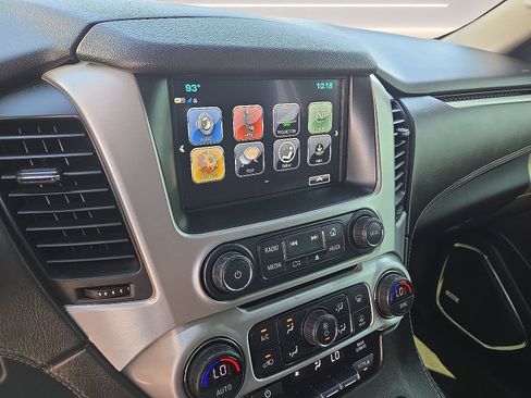 Certified 2019 GMC Yukon SLE w/ HD Trailering Package AWD/4WD image 7