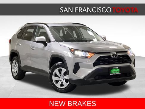 Used 2021 Toyota RAV4 LE image 7