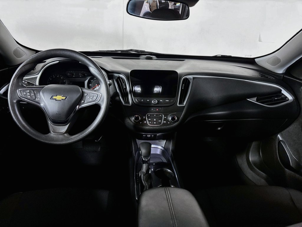 Used 2023 Chevrolet Malibu LT FWD image 12