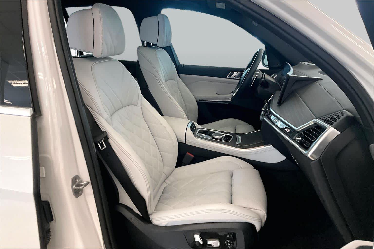 Used 2024 BMW X5 sDrive40i w/ Premium Package RWD image 8