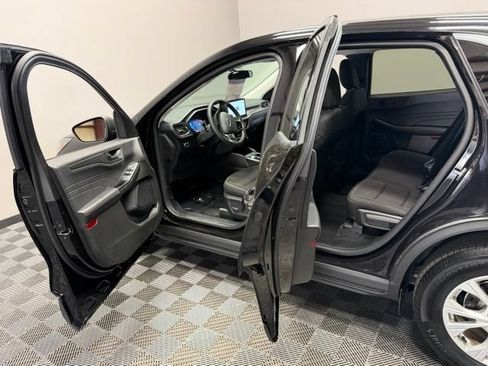 Used 2023 Ford Escape Active w/ Tech Pack #1 AWD/4WD image 13
