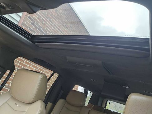 Used 2019 Cadillac Escalade ESV Platinum AWD/4WD image 25