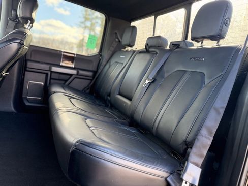 Used 2015 Ford F150 Platinum w/ Equipment Group 701A Luxury image 16