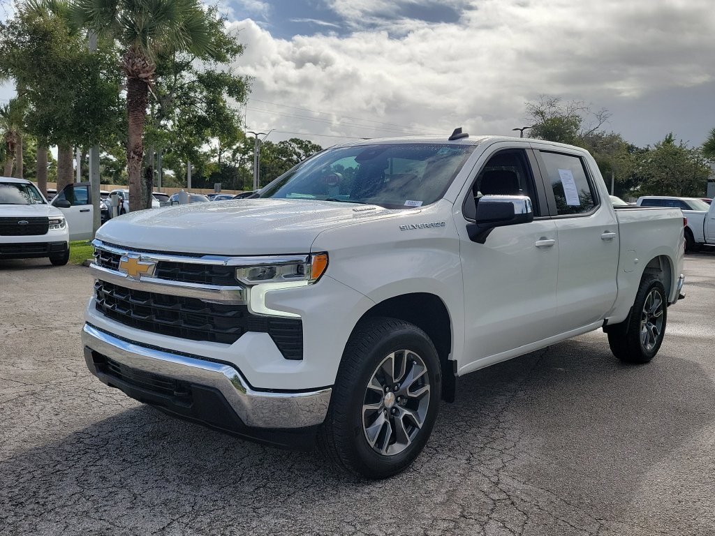 Used 2025 Chevrolet Silverado 1500 LT AWD/4WD image 31