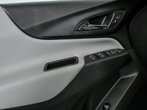 Used 2023 Chevrolet Equinox LT FWD image 15