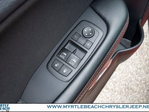 Used 2016 Dodge Challenger R/T w/ Driver Convenience Group image 16