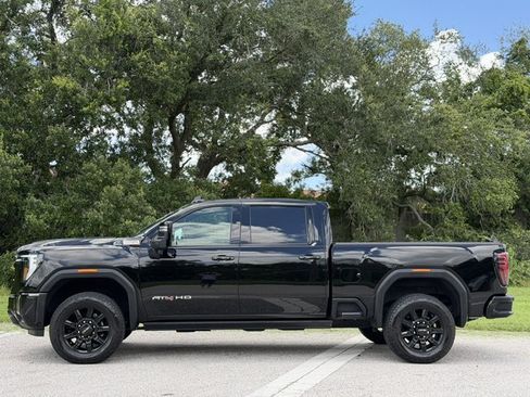 Used 2024 GMC Sierra 2500 AT4 w/ AT4 Premium Plus Package AWD/4WD image 2