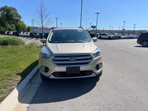 Used 2018 Ford Escape SEL AWD/4WD image 2