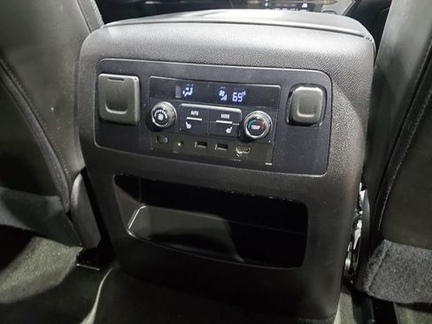 Used 2018 GMC Yukon Denali w/ Open Road Package RWD image 24