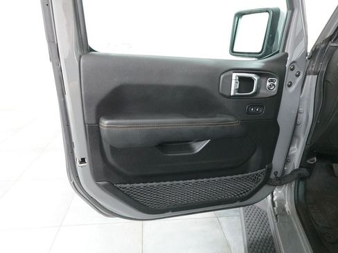 Used 2023 Jeep Wrangler Unlimited Sahara AWD/4WD image 25