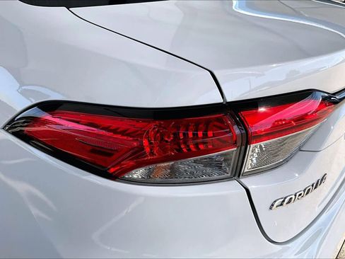 Used 2021 Toyota Corolla LE image 28