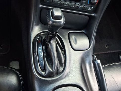 Used 2004 Chevrolet Corvette Convertible w/ Preferred Equipment Group RWD image 14