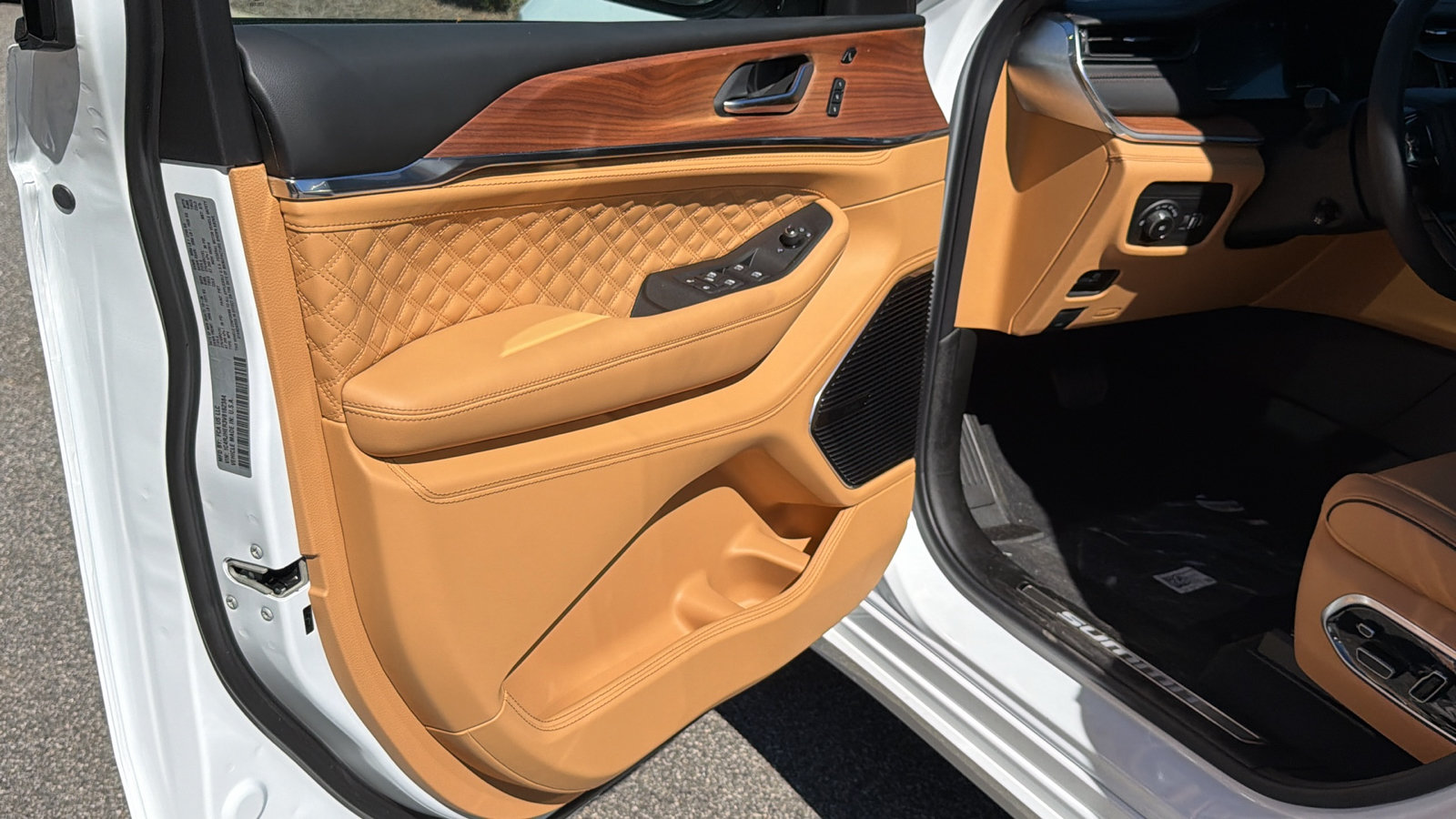 New 2027 Jeep Grand Cherokee Summit AWD/4WD image 15