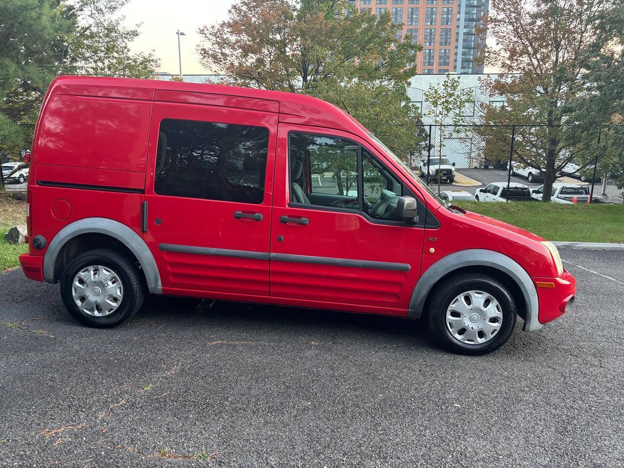 Used 2010 Ford Transit Connect XLT FWD image 7