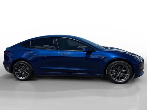 Used 2022 Tesla Model 3 image 6