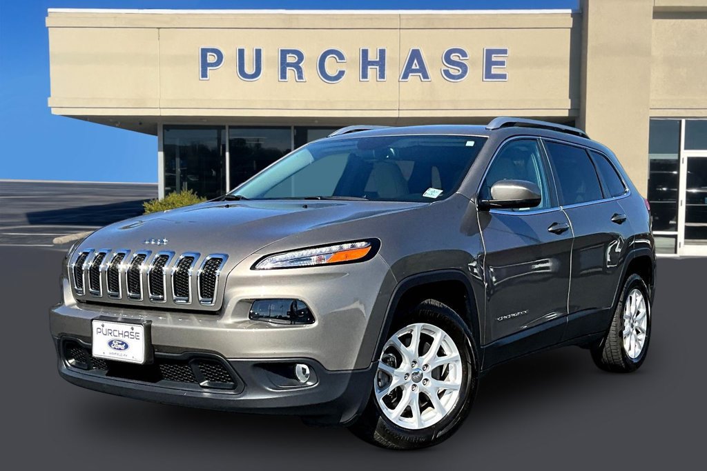 Used 2016 Jeep Cherokee Latitude w/ Comfort/Convenience Group FWD image 3