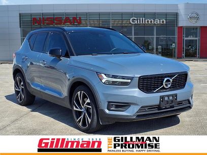 Used 2022 Volvo XC40 T5 R-Design w/ Advanced Package