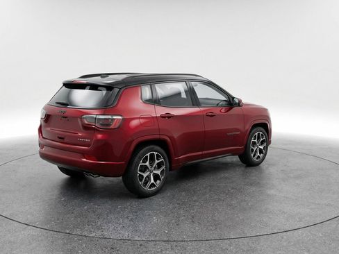 Used 2025 Jeep Compass Limited image 9