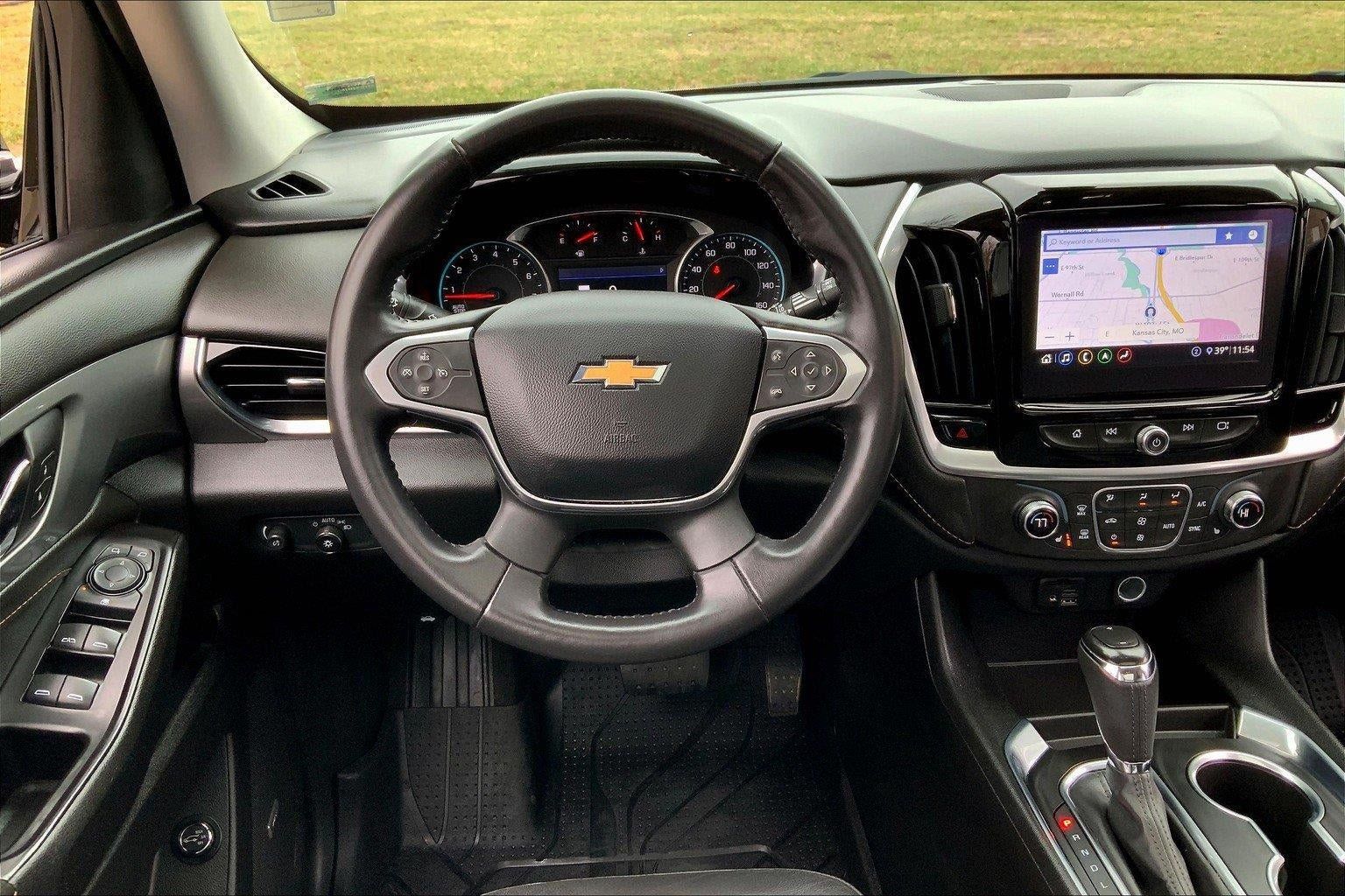 Used 2020 Chevrolet Traverse LT w/ LT Premium Package AWD/4WD image 4