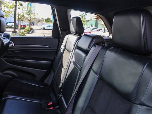 Used 2019 Jeep Grand Cherokee Altitude image 23